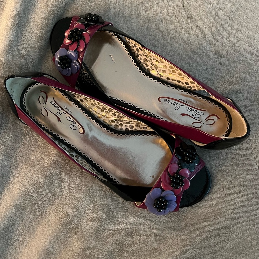 Poetic license floral flats